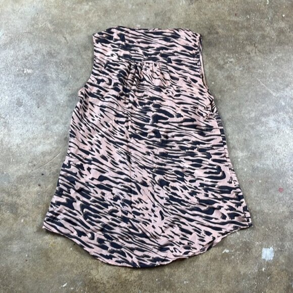 CAbi Pink and Black Print BlouseSize: Medium - Picture 4 of 7